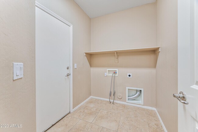 Building Photo - 3075 W Yellow Peak Dr