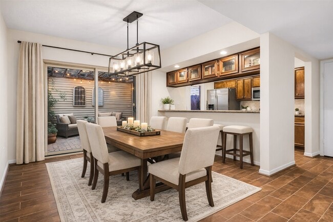 Building Photo - 2086 Augusta Dr