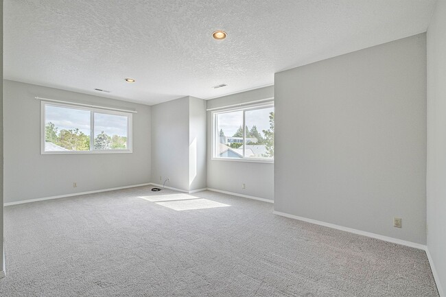 Building Photo - Spacious 5-Bedroom Home with Beautiful Bac...