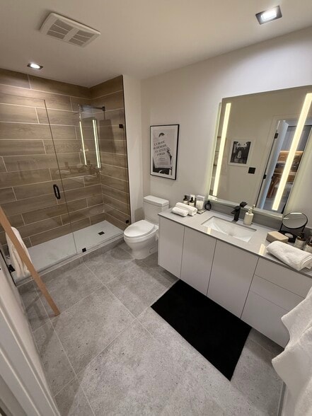 Building Photo - 1950 NW 1st Pl