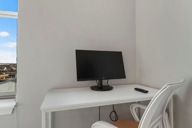 Building Photo - 255 N Addison Ave