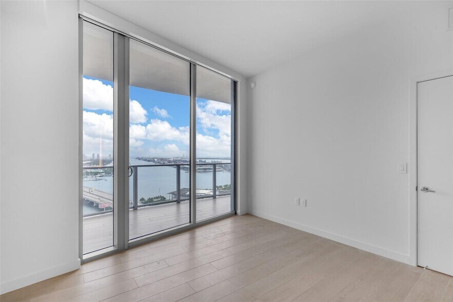Building Photo - 1400 Biscayne Blvd