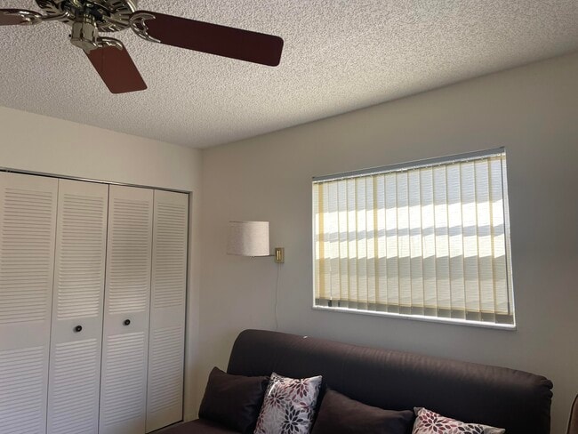 Building Photo - 705 Normandy Ln