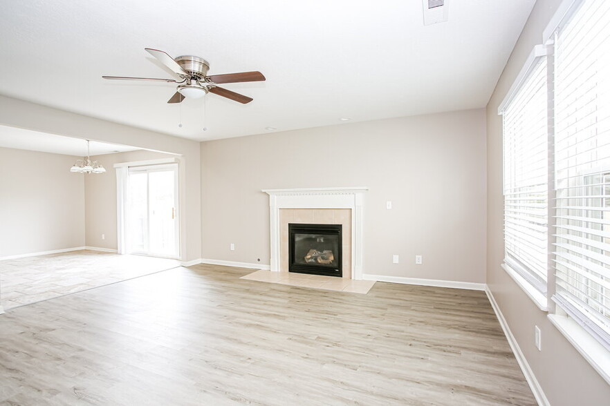 Building Photo - 2456 Ashpoint St