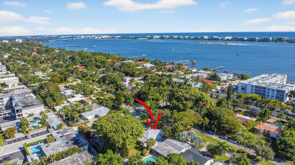 Building Photo - 1511 S Palmway