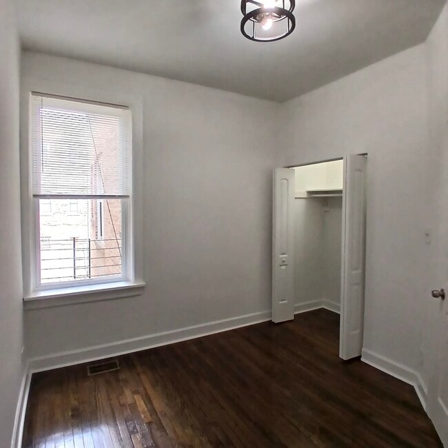 Building Photo - 4058 W Hirsch St