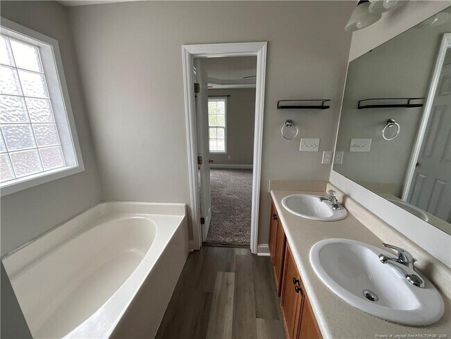 Building Photo - 301 Sanford Ct