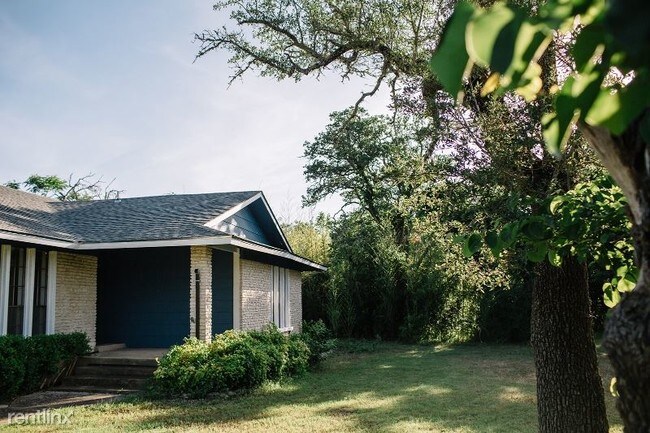Building Photo - 3 br, 2 bath House - 204 Blessing Ranch Rd