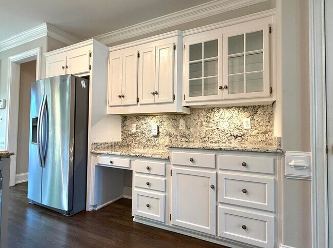 Building Photo - 800 Sparkleberry Rd