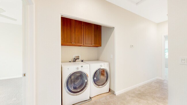 Building Photo - 4-Bedroom Townhome in San Jose!