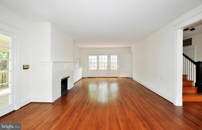Building Photo - 3752 Kanawha St NW