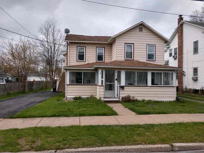 Primary Photo - 418 Walnut St