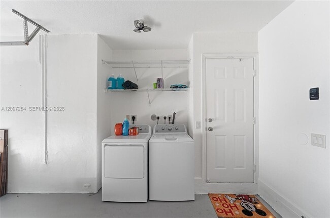 Building Photo - 1004 Golden Cane Dr