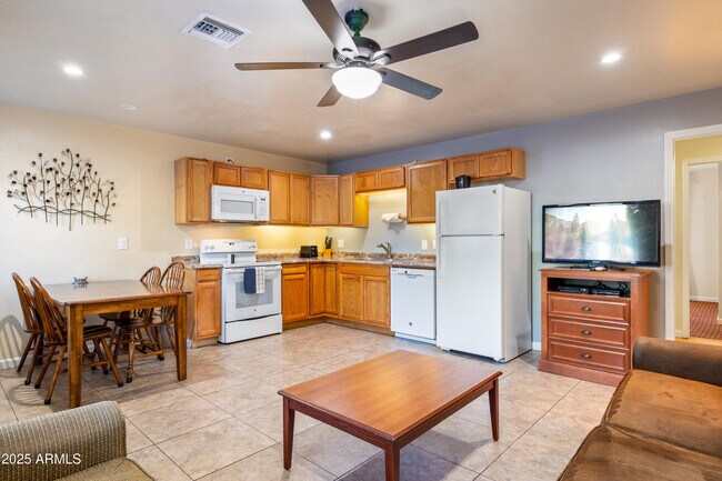 Building Photo - 5829 Buck Springs Rd