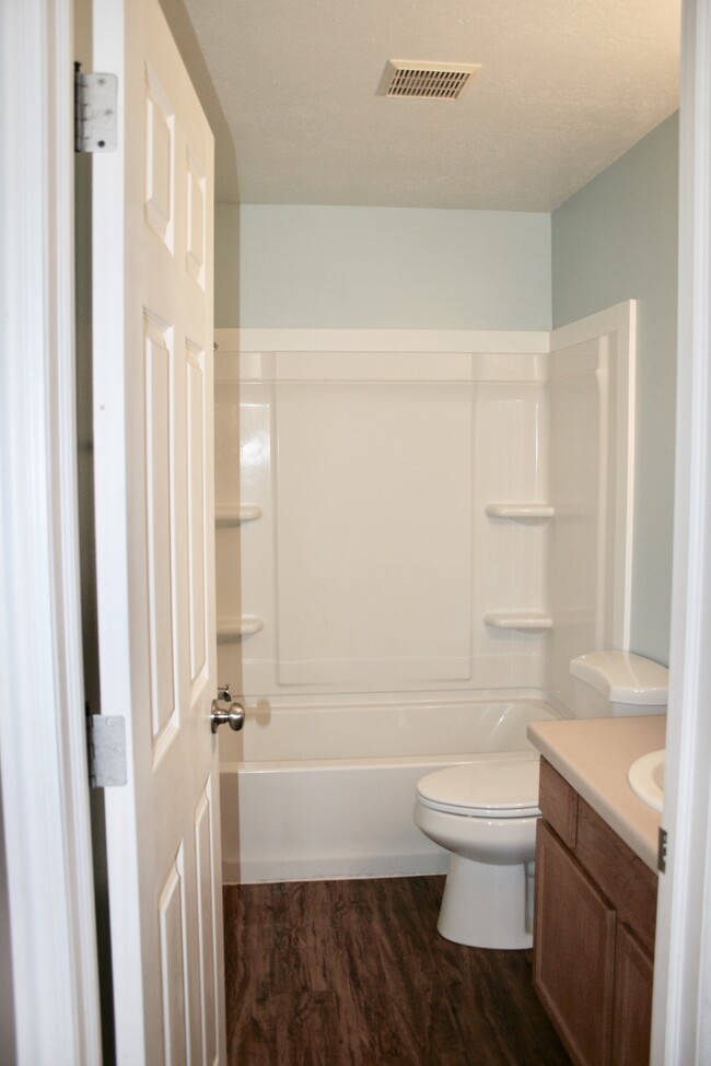 Master bathroom - 1374 N 590 W