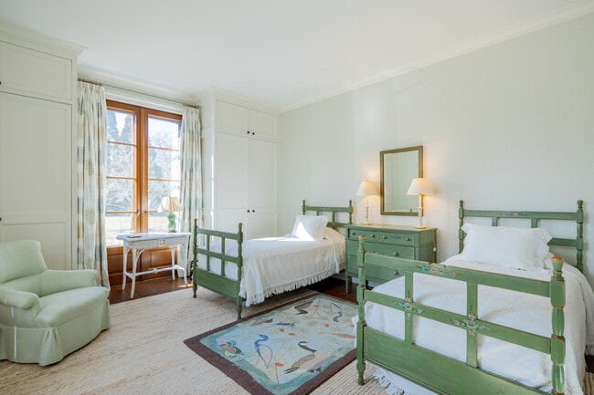 Building Photo - 286 Downs Path