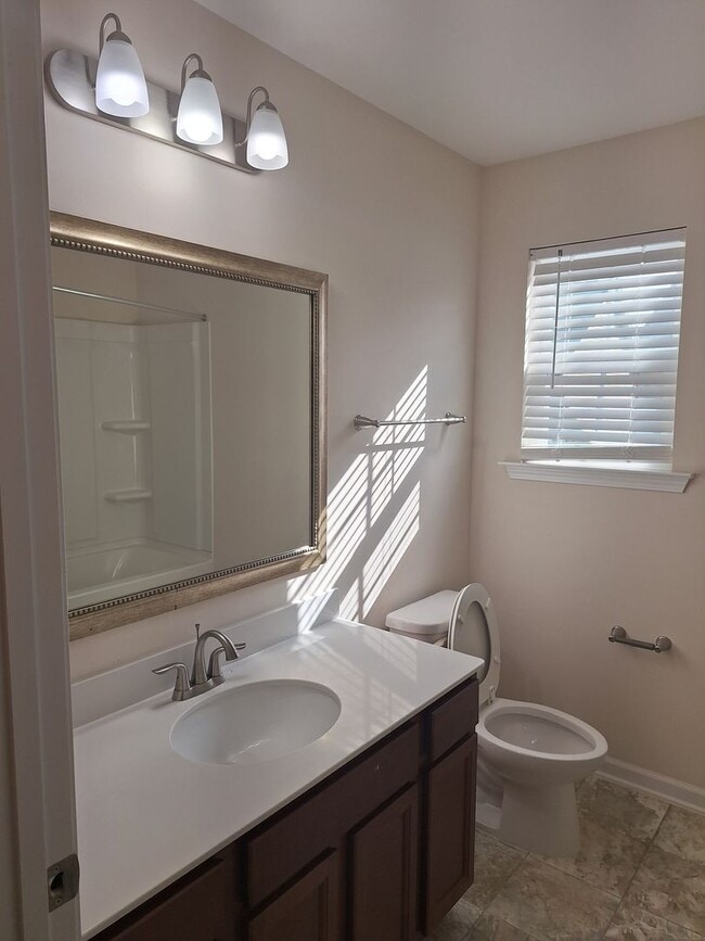 Building Photo - Superb Home Located in the Catawba Hills Neighborhood!