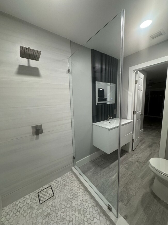 Building Photo - Southwest 8th Street, Miami, FL 33184 - 1 BR 1 BA house