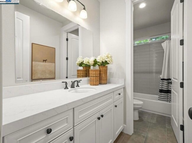 Building Photo - 1588 Alamo Way