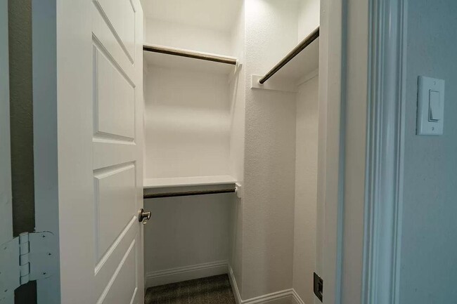 Building Photo - 7613 Regal Ln