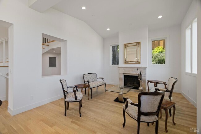 Building Photo - 43 Baywood Terrace