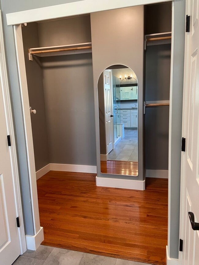 Building Photo - Beautifully remodeled 3 Bdrm+Master retrea...