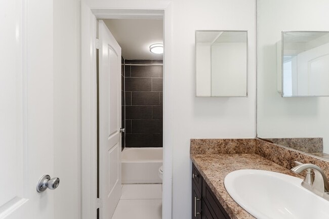 Building Photo - 606 NW 13th St