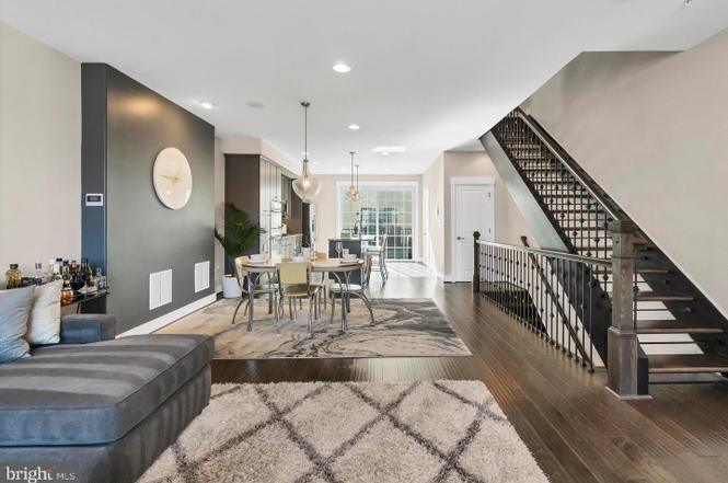 Building Photo - 3613 Fleet St