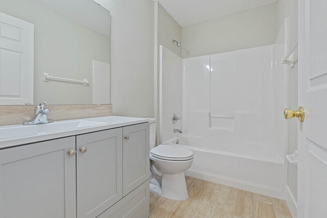 Building Photo - 34 Reybury Ln
