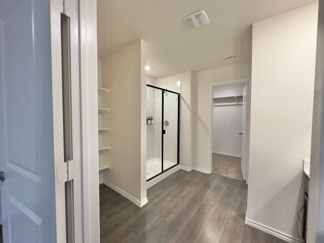 Building Photo - 11333 Pecan Crk Dr