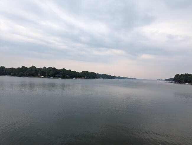 Building Photo - 343 Sundown Rd