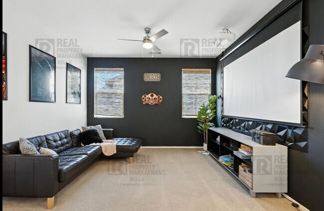 Building Photo - Beautiful 5-Bedroom Home in Audie Murphy R...