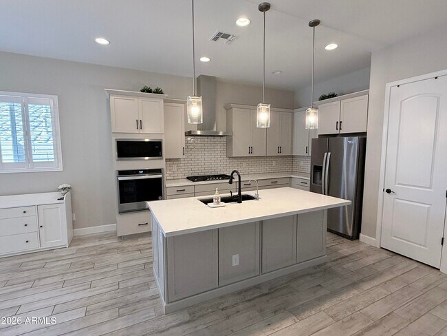 Building Photo - 4405 W Palace Sta Rd