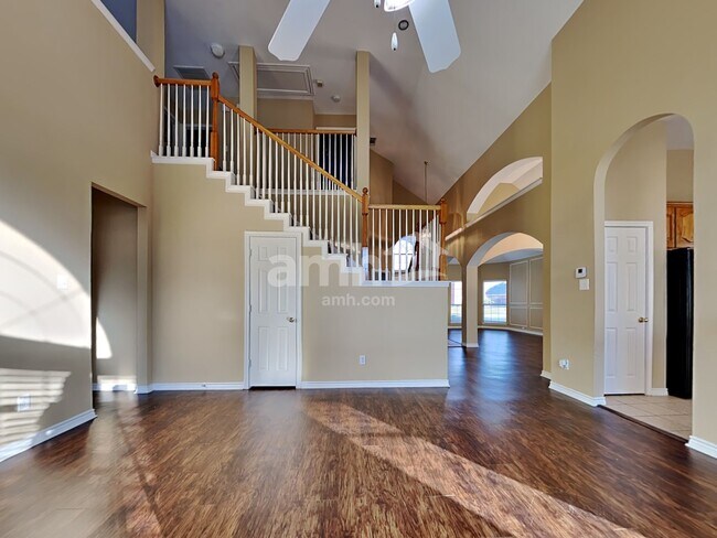 Building Photo - 5235 Kathryn Dr