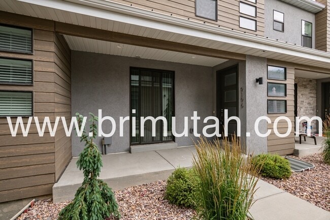 Building Photo - 9196 S Holiday Bowl Ct