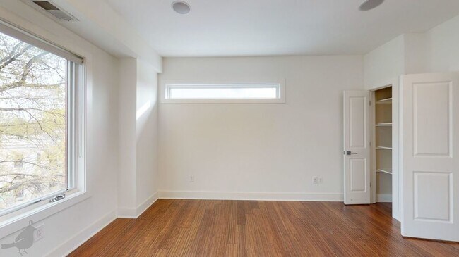 Building Photo - 1103 9th St NE