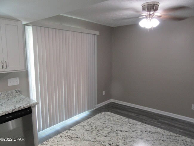 Building Photo - 2912 Sequoia Ave