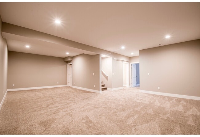 Building Photo - 10 Percy Dr