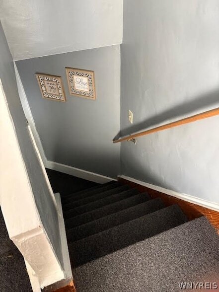 Building Photo - 1997 Hertel Ave