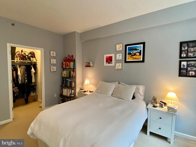 Building Photo - 1425 Locust St