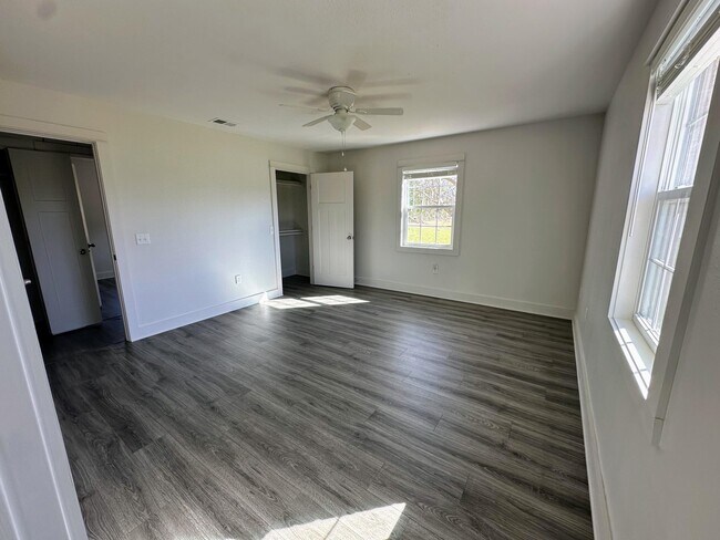 Building Photo - 1014 E Indian Creek Ranch Rd