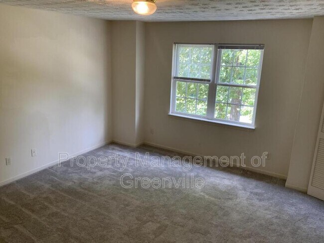 Building Photo - 207 Courtneybrook Trail