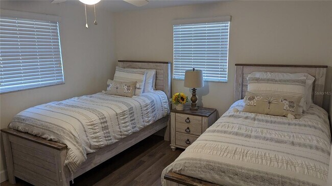 Building Photo - 567 Bradenton Rd