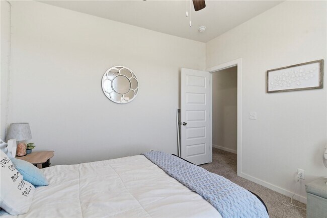 Building Photo - 233 S Harrogate Ln