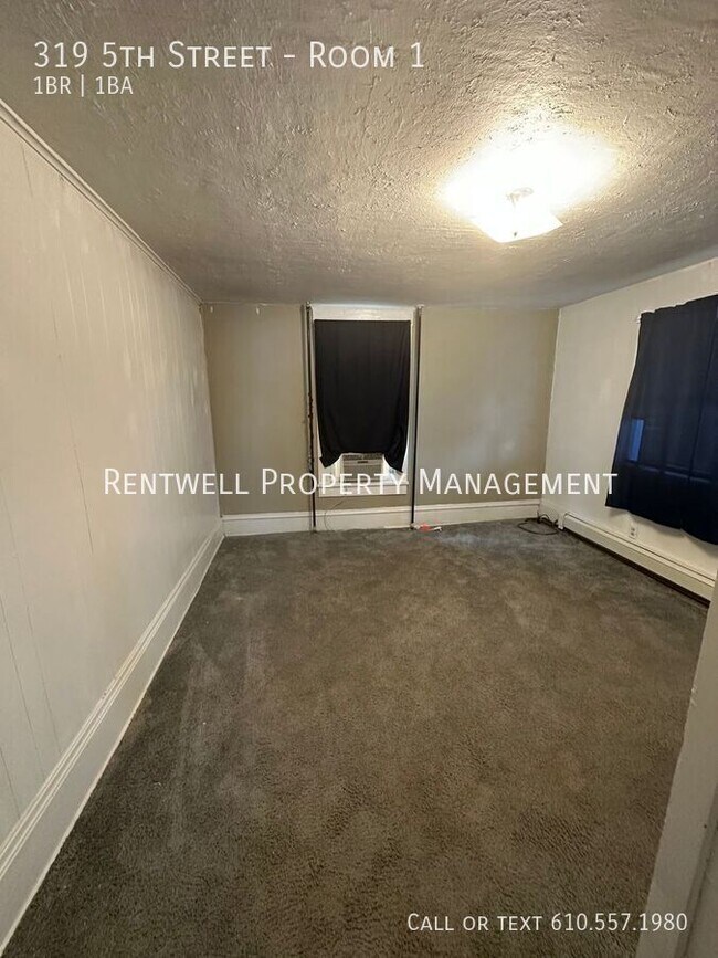 Building Photo - 319 5th St