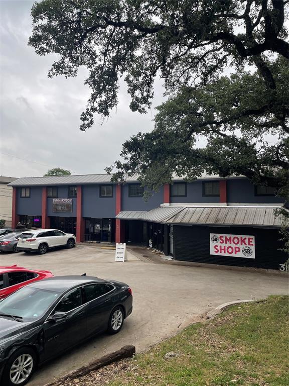 Building Photo - 516 S Park Dr