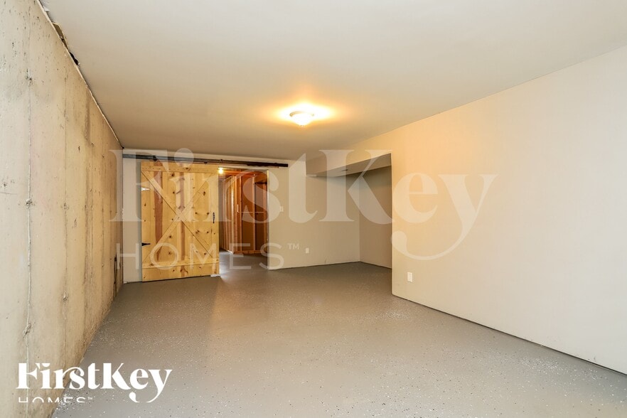 Building Photo - 322 Aspen Creek Dr