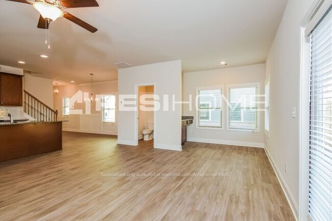 Building Photo - 1005 Tranquil Gdns Pl