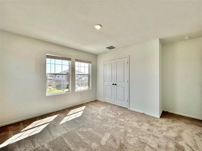 Building Photo - 519 Vantage Dr
