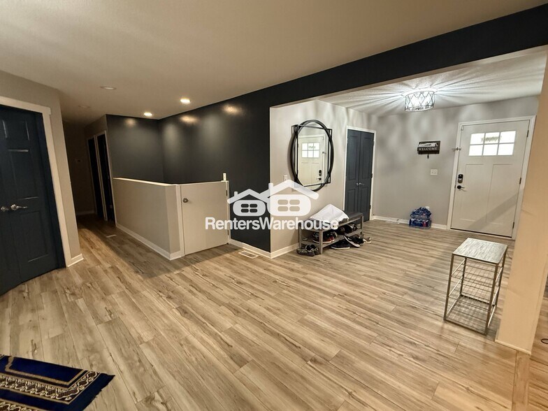 Building Photo - 115 Craig Way NE